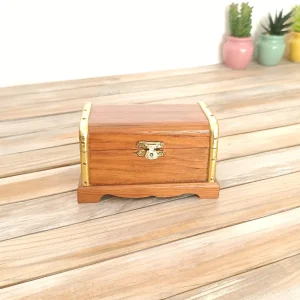 Petit coffre en bois, décoré main - rangement esprit brut, coffre aux trésors